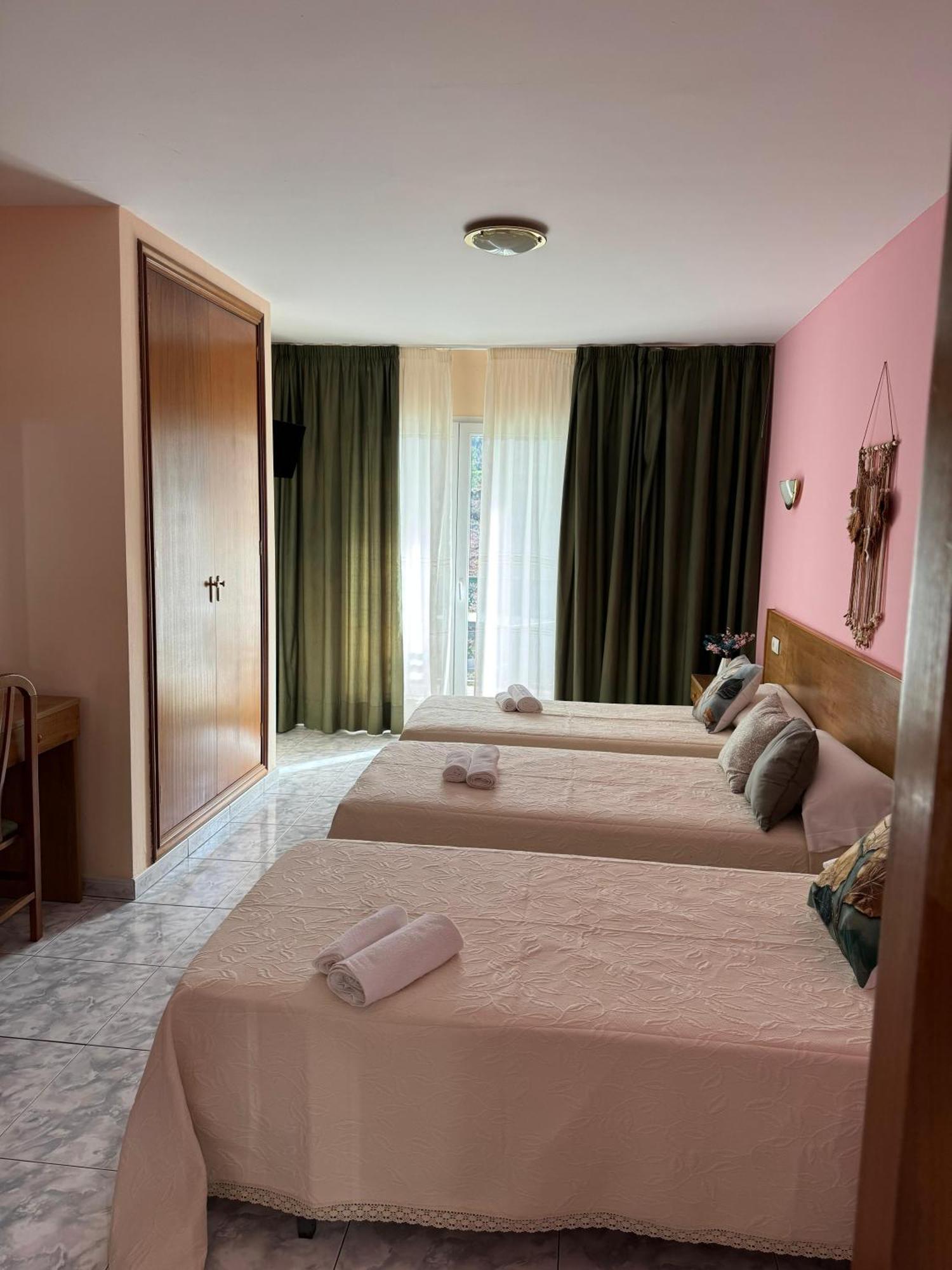 Hotel Campestre Chamuinas Понтеведра Номер фото